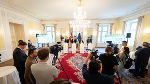 LH Mario Kunasek (2.v.l.) mit LR Karlheinz Kornhäusl (l.), LH-Stv. Manuela Khom und LR Hannes Amesbauer bei der Pressekonferenz in der Grazer Burg © Land Steiermark/ Streibl LH Mario Kunasek (2.v.l.) mit LR Karlheinz Kornhäusl (l.), LH-Stv. Manuela Khom und LR Hannes Amesbauer bei der Pressekonferenz in der Grazer Burg