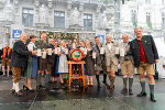 Aufsteirern-Eröffnung: Bieranstich am Grazer Hauptplatz © Land Steiermark/Robert Binder; Verwendung bei Quellenangabe honorarfrei Aufsteirern-Eröffnung: Bieranstich am Grazer Hauptplatz