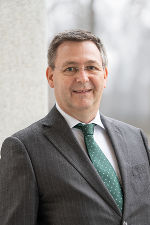 Botschafter MMag. Dr. Arthur Winkler-Hermaden