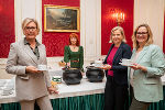 Benefizsuppenessen in der Grazer Burg: Rechnungshofpräsidentin Margit Kraker, kfb-Vorsitzende Lydia Lieskonig, Vizebürgermeisterin Judith Schwentner und LAbg. Veronika Nitsche (v.l.) © Land Steiermark/Robert Binder; Verwendung bei Quellenangabe honorarfrei Benefizsuppenessen in der Grazer Burg: Rechnungshofpräsidentin Margit Kraker, kfb-Vorsitzende Lydia Lieskonig, Vizebürgermeisterin Judith Schwentner und LAbg. Veronika Nitsche (v.l.)